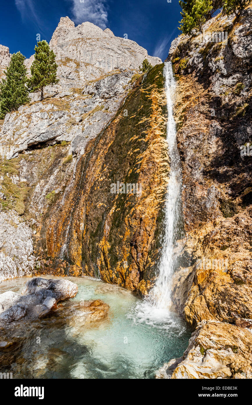 Brook sul Plan de Sieia nel gruppo del Sella al Passo Sella, Dolomiti, Val Gardena, Alto Adige Provincia di Canazei Foto Stock