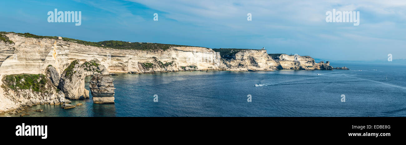 Vista panoramica, scogliere, chalk cliffs, Bonifacio, Corsica, Francia Foto Stock