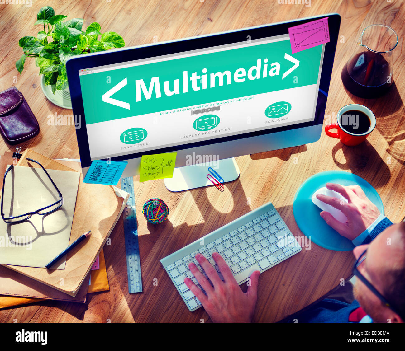 Digitale Multimediale online di Social Media Ufficio concetto di lavoro Foto Stock