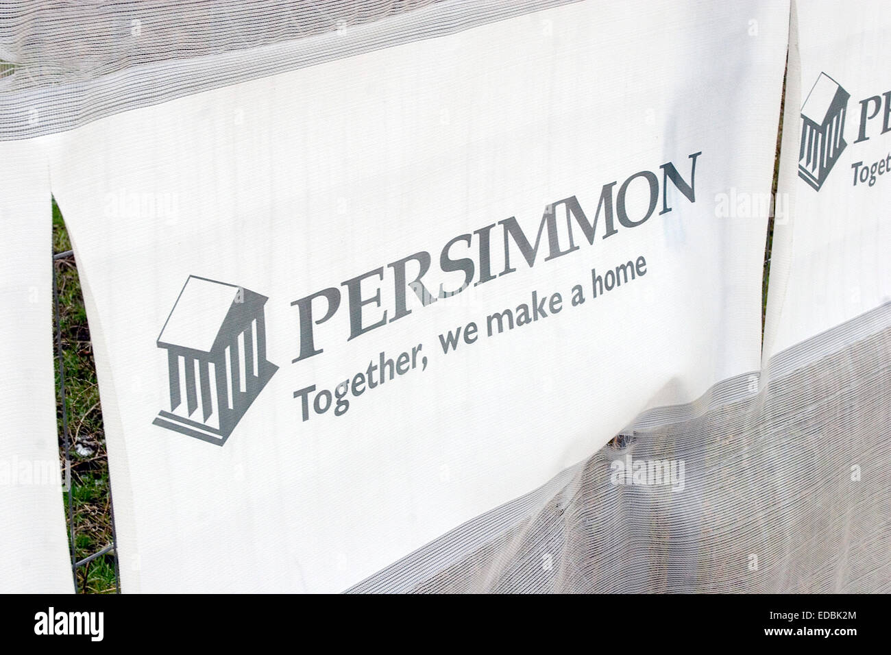 Persimmon branding su un edificio sito nel Hertfordshire. Foto Stock