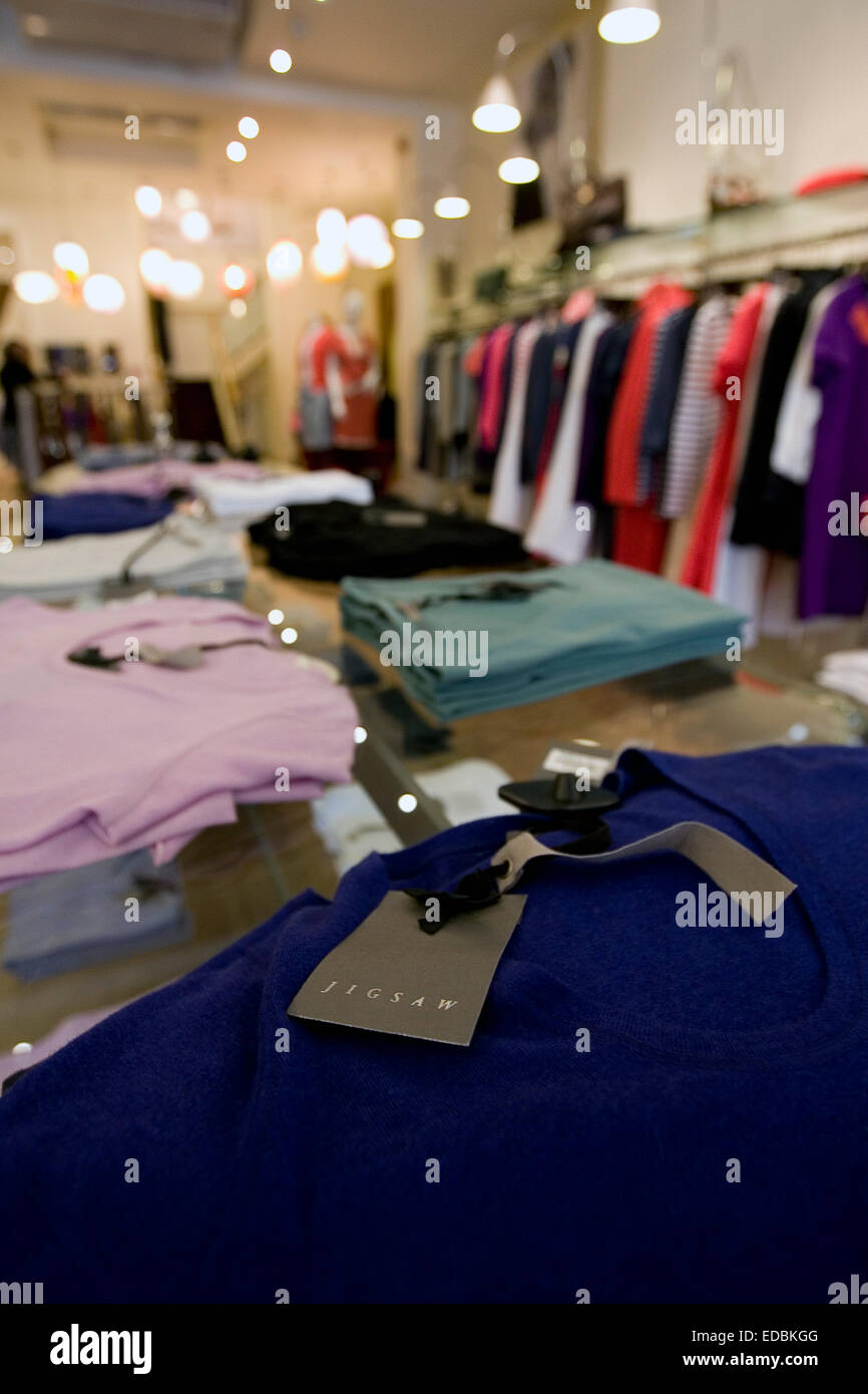 Fotografia interna del Oxford Street Jigsaw Shop Foto Stock