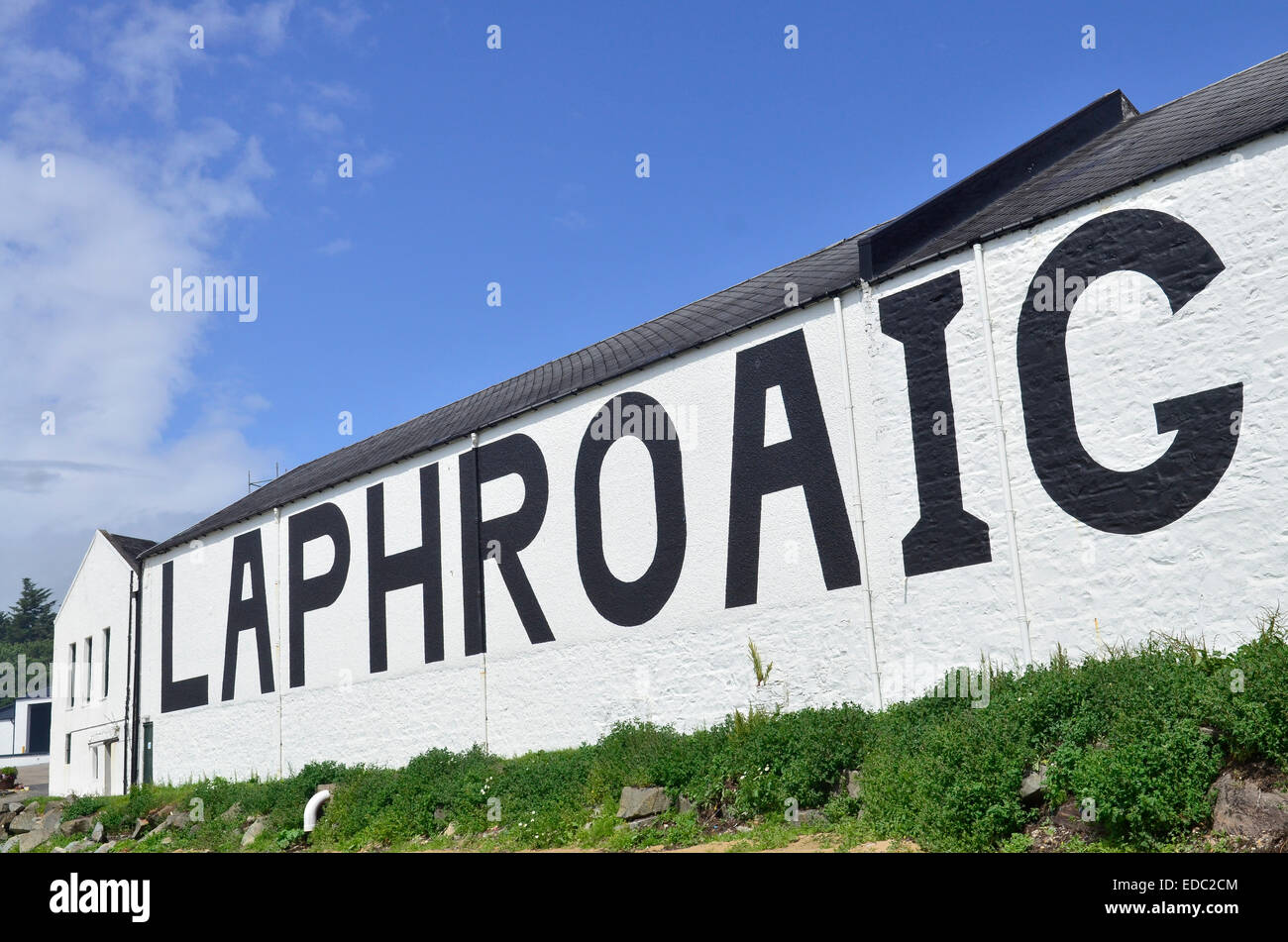 Laphroaig distilleria di whisky, Islay, Scozia Foto Stock