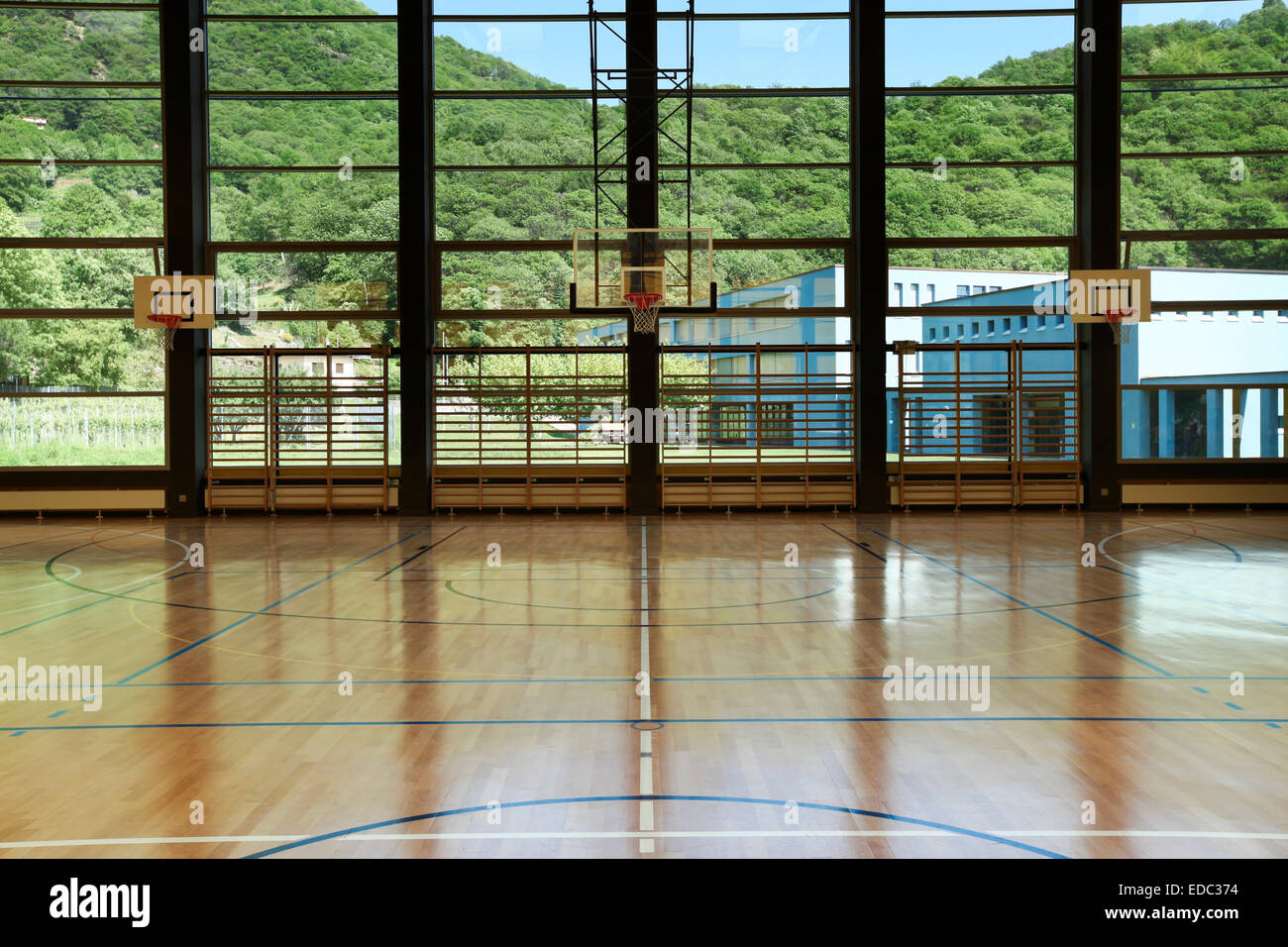 Scuola pubblica, edificio dagli interni Foto Stock