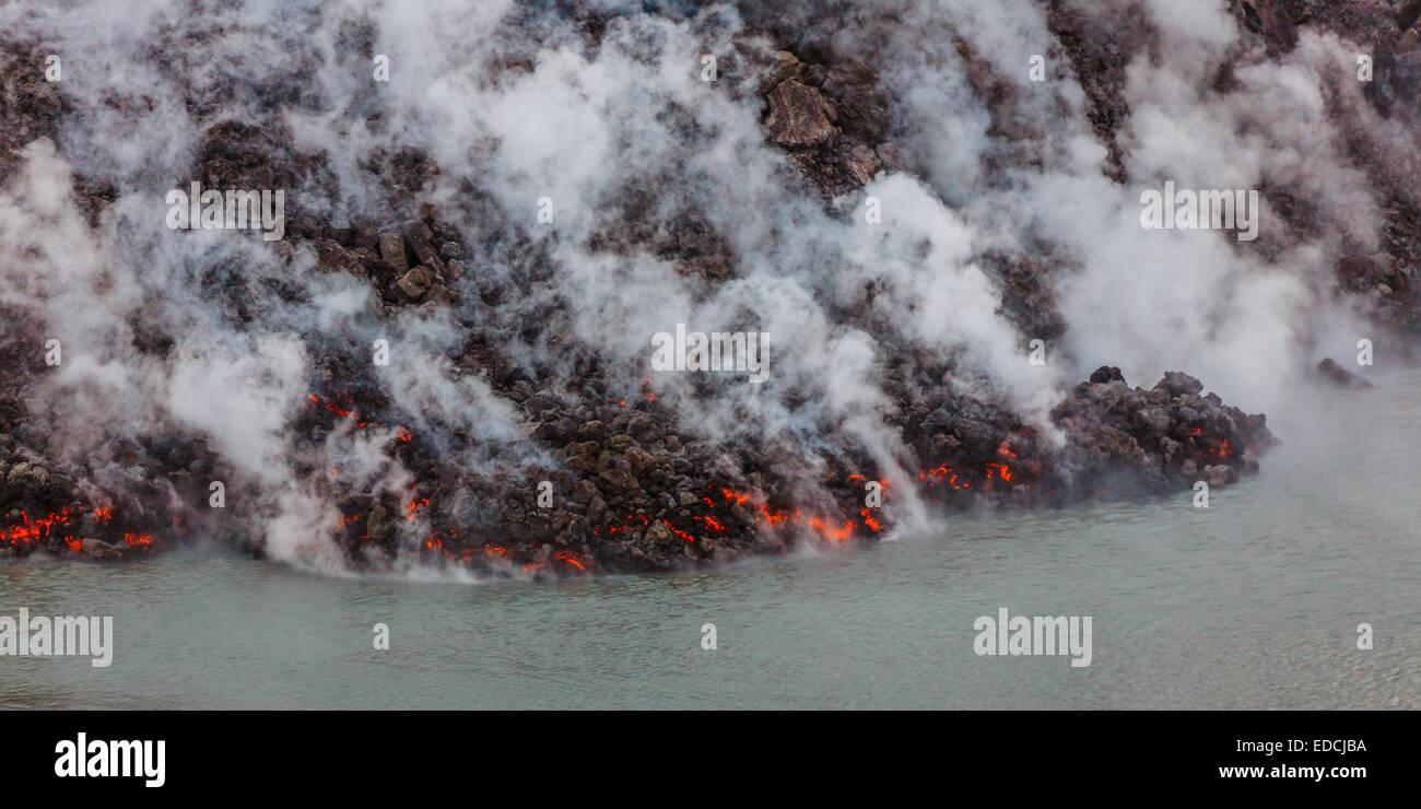 Vista aerea della lava e piume, Holuhraun eruzione fissurale, Vulcano Bardarbunga, Islanda Foto Stock