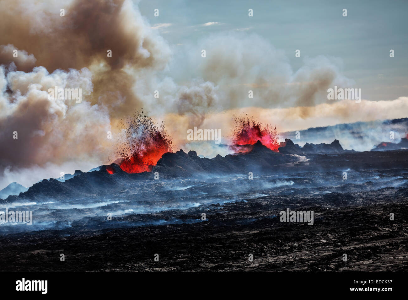 Vista aerea della lava e piume, Holuhraun eruzione fissurale, Vulcano Bardarbunga, Islanda Foto Stock