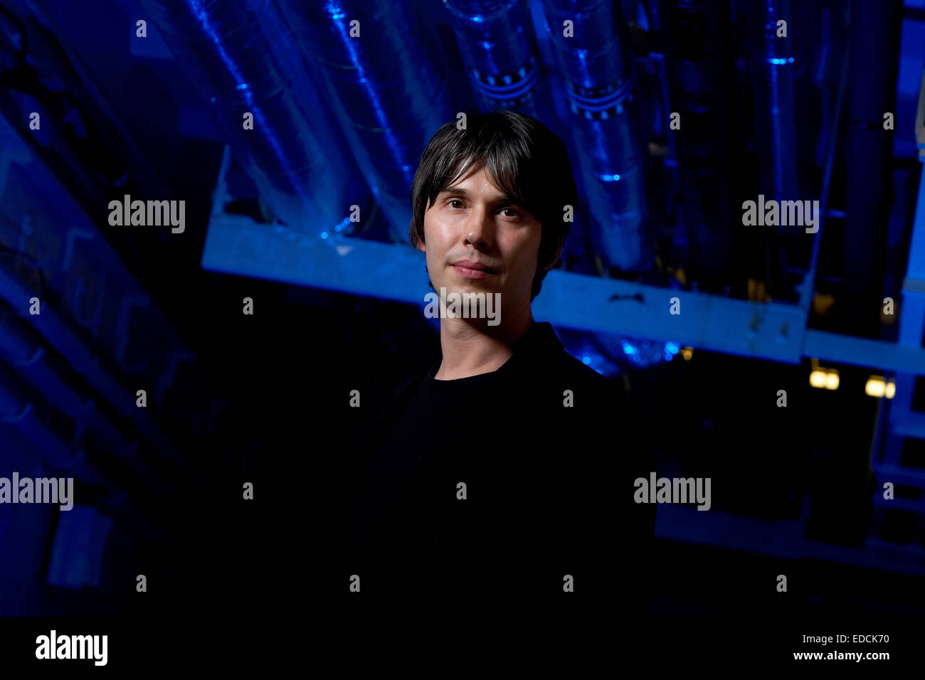 Il prof. Brian Cox OBE fisico delle particelle, TV scienza presenter, ex membro della band D:risma raffigurato all Università di Birmingham. Foto Stock