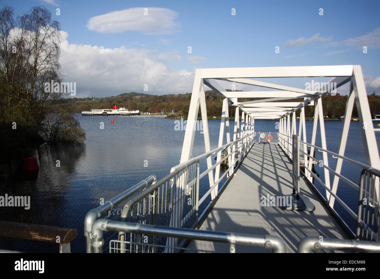 Passerella passeggeri a Loch Lomond Foto Stock