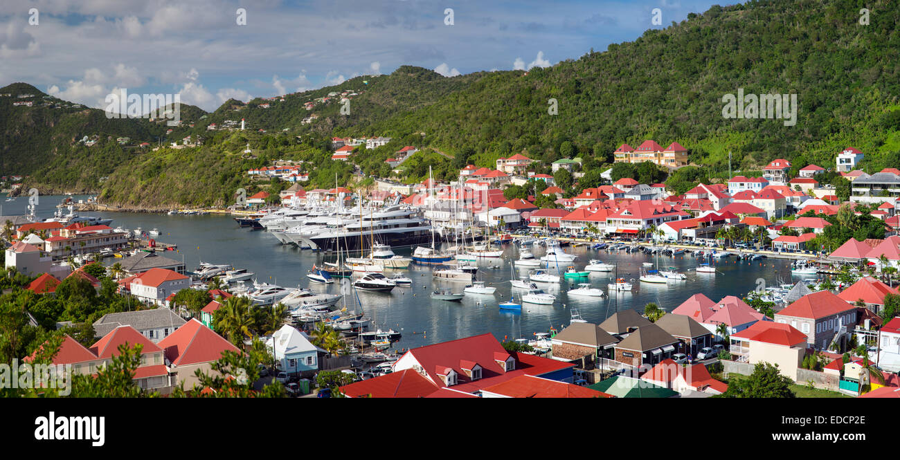 Barche affollano la marina in Gustavia, St Barths, French West Indies Foto Stock