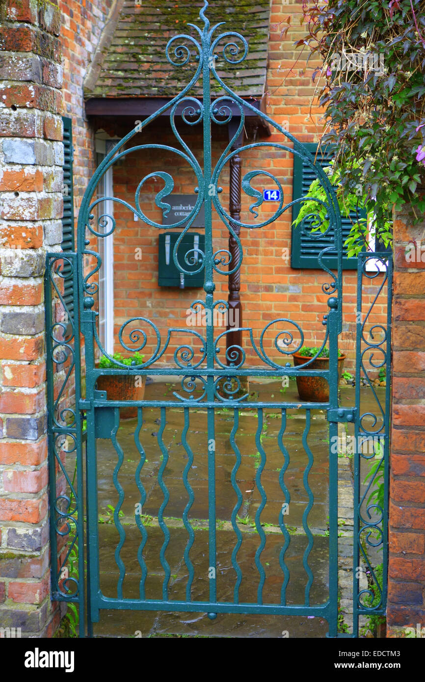 Marlow (storicamente grande Marlow o Chipping Marlow) è una città andcivil parrocchia entro Wycombe distretto a sud Buckinghamshire Foto Stock