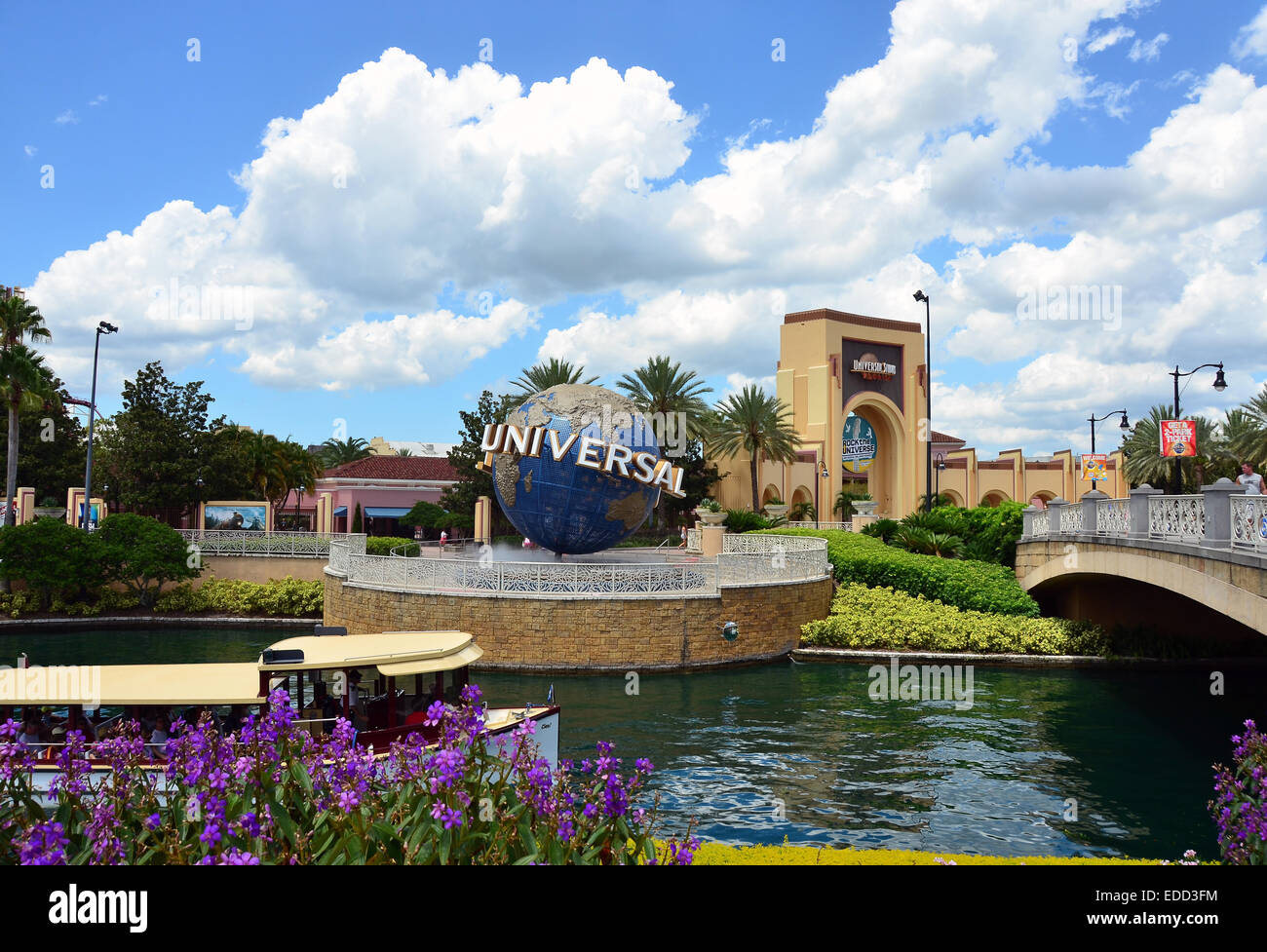 Globo universale al di fuori dell'ingresso agli Universal Studios Florida di Orlando. Foto Stock
