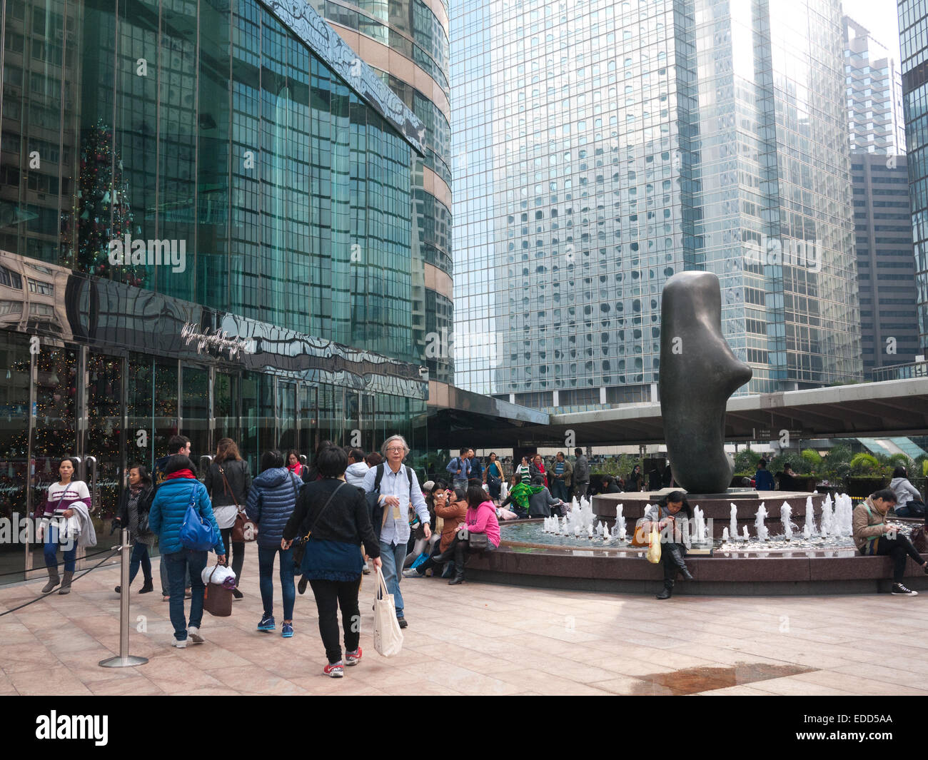 Hong Kong 2015 persone al forum di scambio nella zona centrale Foto Stock