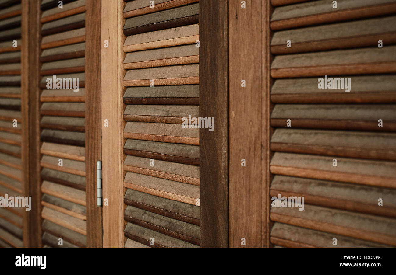 La bocchetta di Legno porta condizione di vecchio stile classico Foto Stock