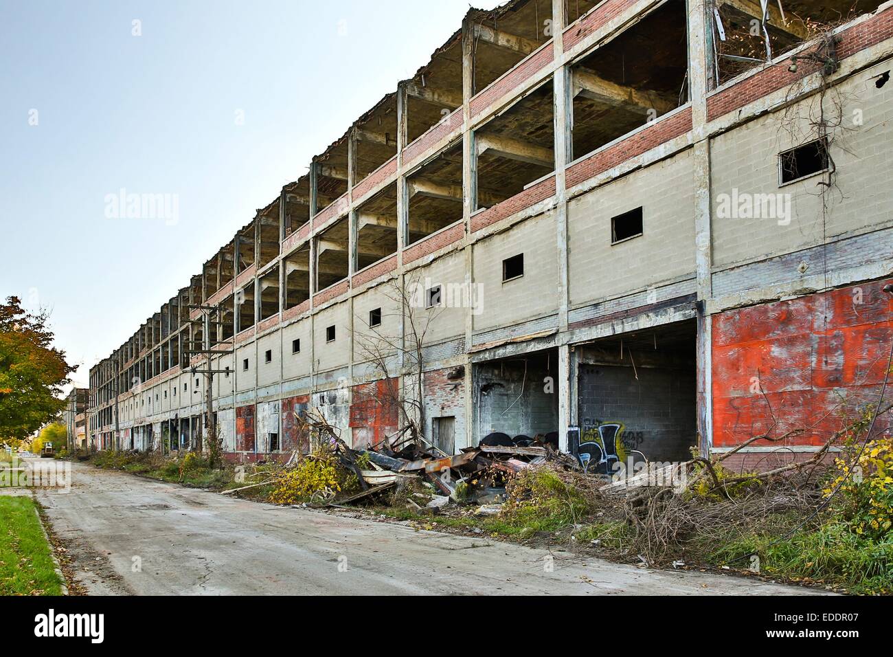 Un po' di lavori di costruzione in corso da parte del nuovo proprietario Fernando Palazuelo al Detroit Packard stabilimento automobilistico. Detroit, MI, Stati Uniti d'America, 25 ottobre 2014. Foto Stock