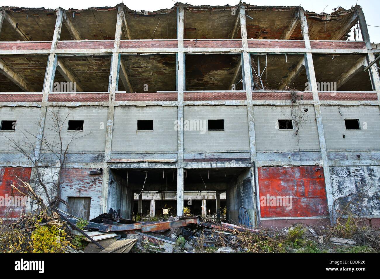 Un po' di lavori di costruzione in corso da parte del nuovo proprietario Fernando Palazuelo al Detroit Packard stabilimento automobilistico. Detroit, MI, Stati Uniti d'America, 25 ottobre 2014. Foto Stock