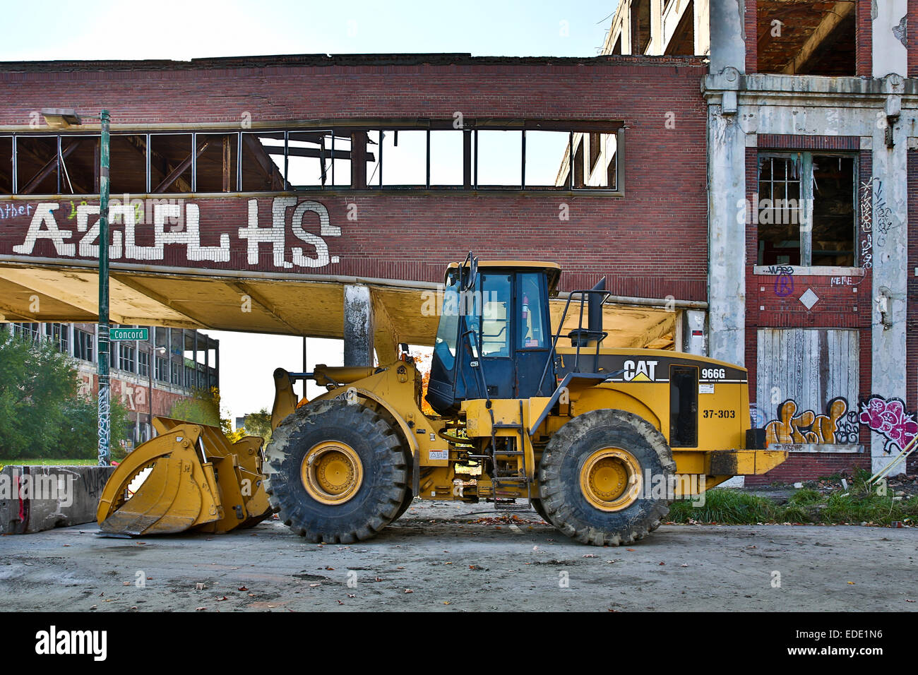 Un po' di lavori di costruzione in corso da parte del nuovo proprietario Fernando Palazuelo al Detroit Packard stabilimento automobilistico. Detroit, MI, Stati Uniti d'America, 25 ottobre 2014. Foto Stock