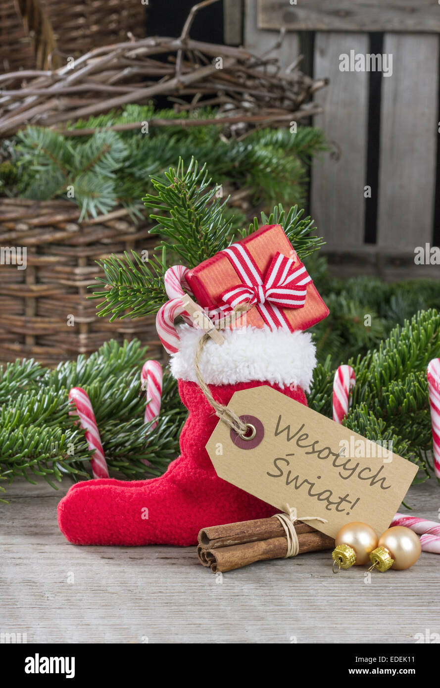 Buon Natale In Polacco.Il Polacco Scheda Di Natale Con Calza Rossa Doni Candy Canes E Testo Buon Natale Foto Stock Alamy