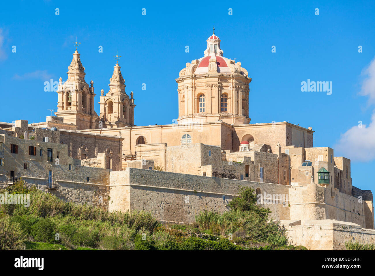 La Cattedrale di St Paul e lo skyline della città medioevale di Mdina Malta EU Europe Foto Stock