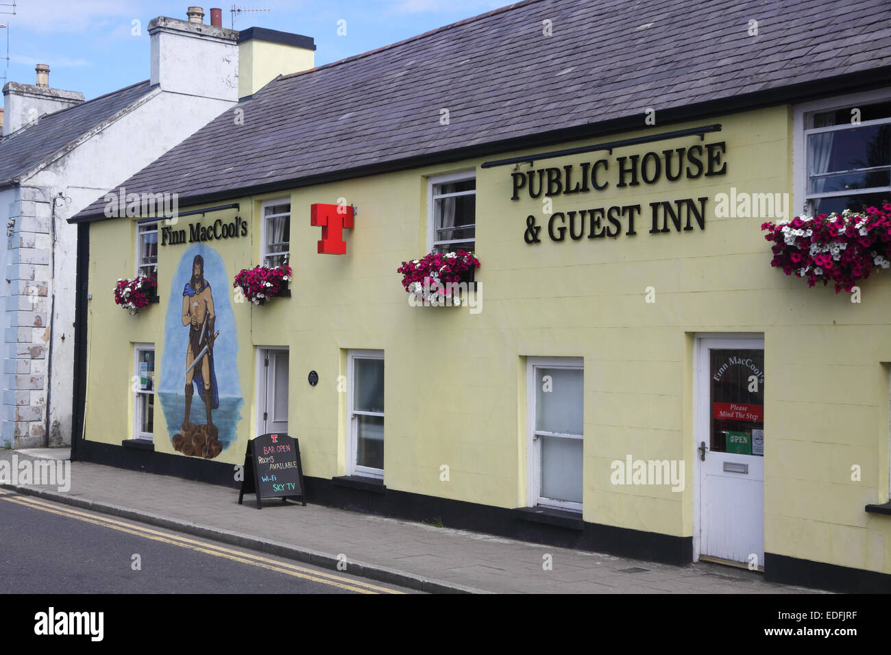 Finn MacCool pubbliche della casa e guest house a Bushmills, County Antrim, Irlanda del Nord Foto Stock