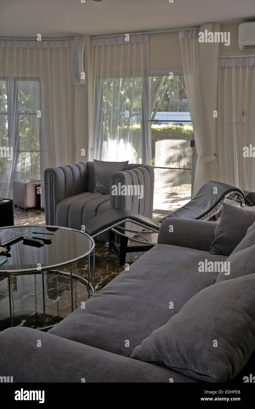 Furniture soft furnishings drapes immagini e fotografie stock ad alta  risoluzione - Alamy