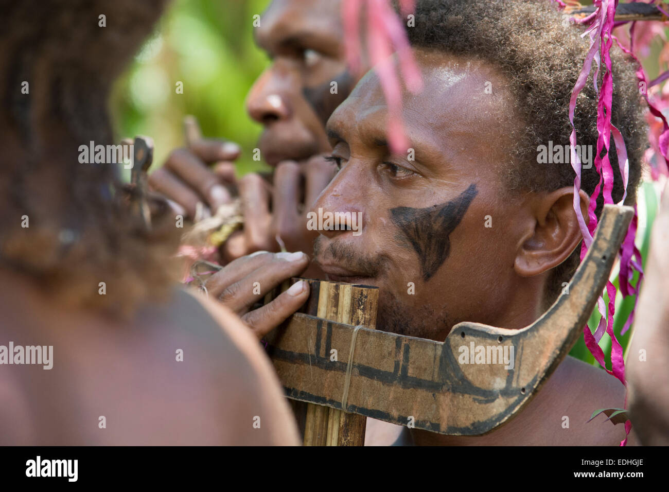 Isole Salomone, isola di Owaraha o Owa Raha (precedentemente noto come Santa Ana), villaggio di Gupuna aka Ghupuna. Foto Stock