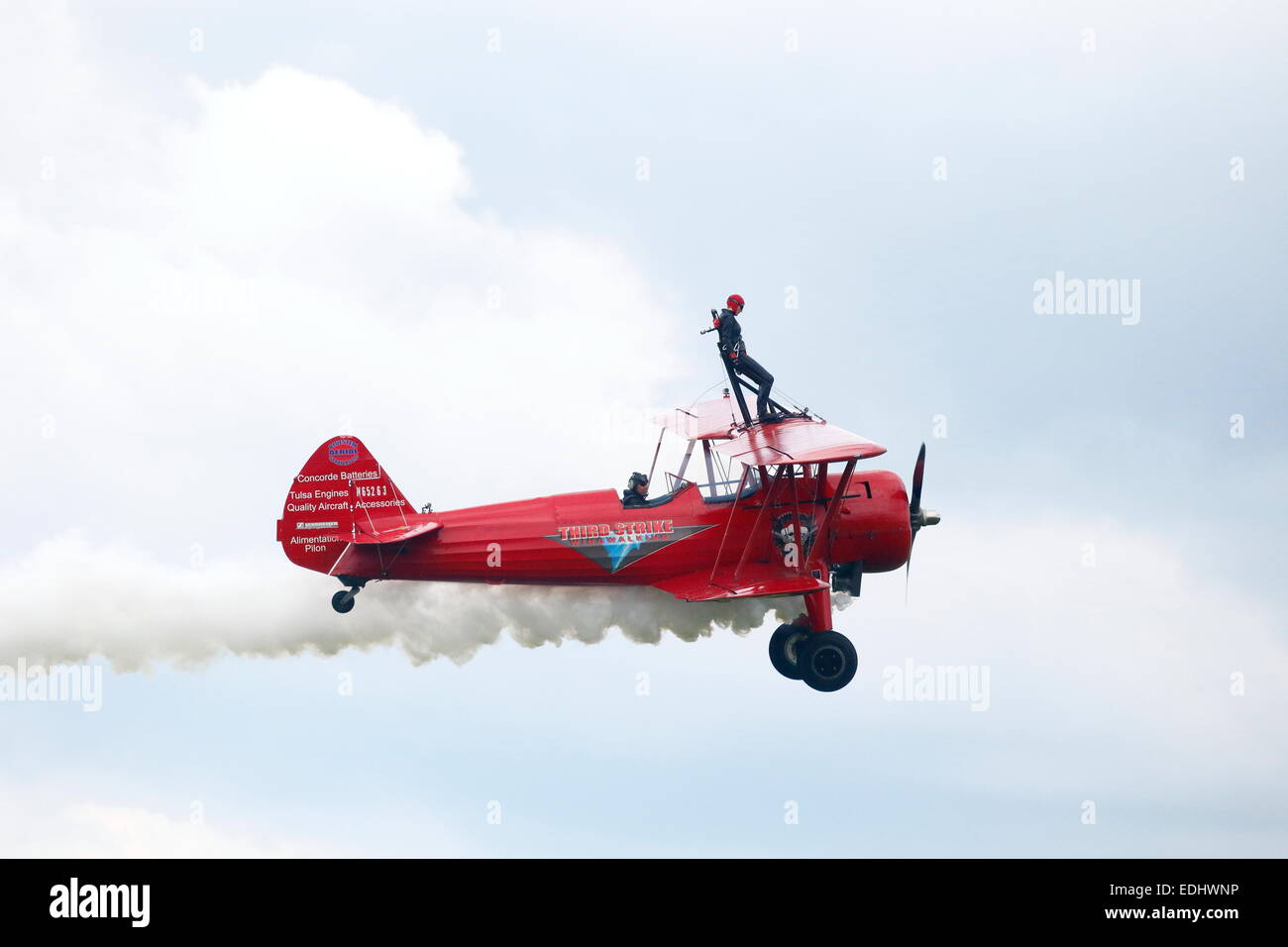 Ala walker su un biplano a un air show, Bromont, Eastern Townships, Provincia di Quebec, Canada Foto Stock