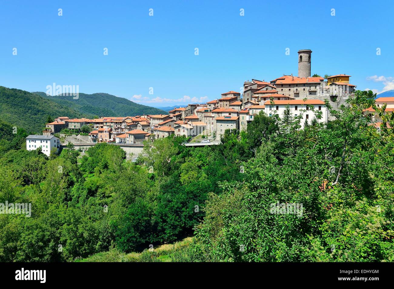 Il villaggio di montagna di Minucciano nelle Alpi Apuane, Garfagnana in provincia di Lucca - Toscana, Italia Foto Stock