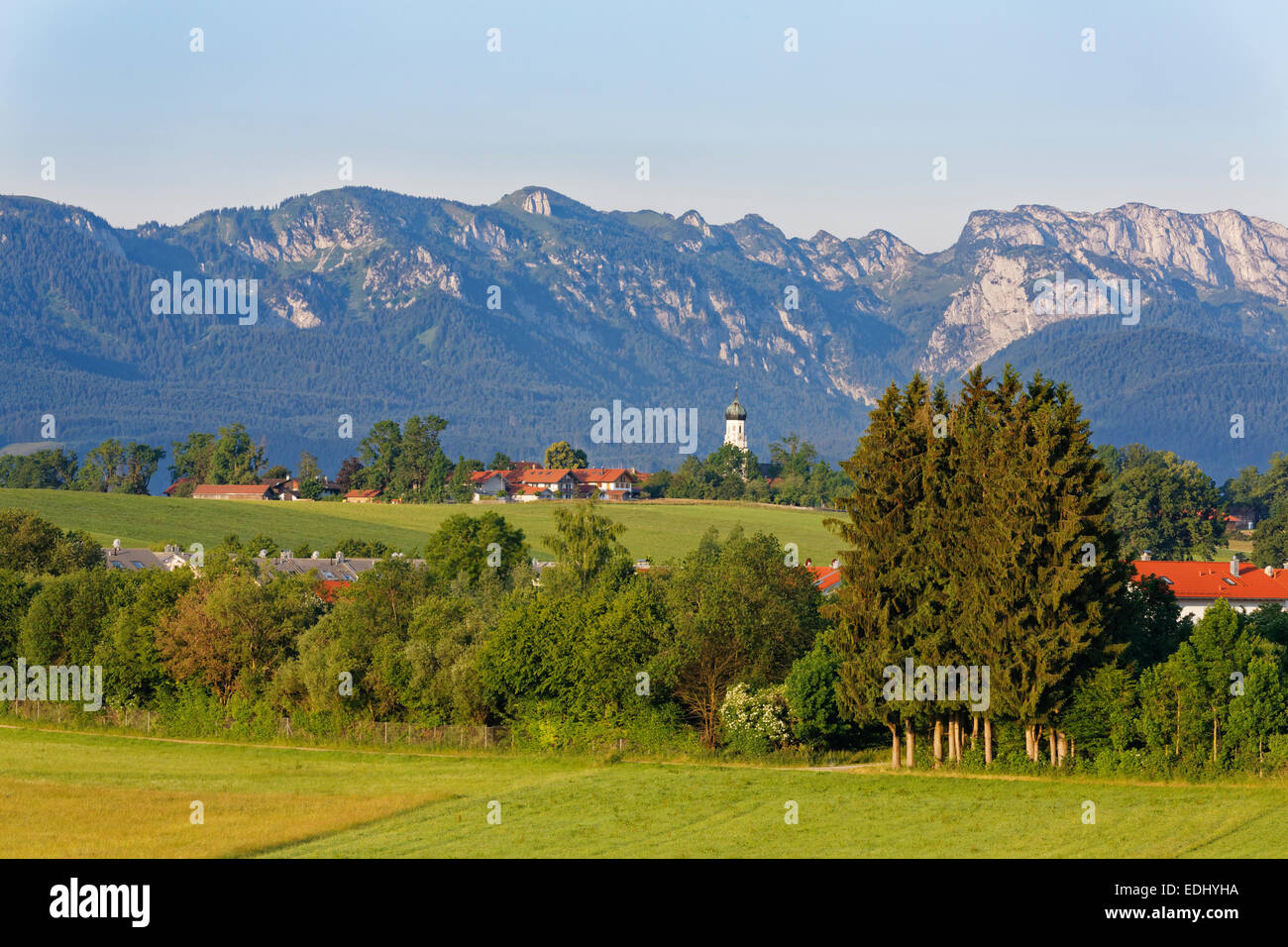 Vista sulla città, Gaissach, Isarwinkel, Alta Baviera, Baviera, Germania Foto Stock
