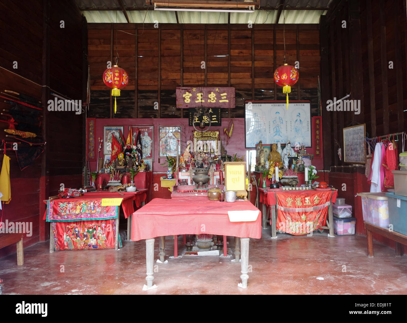 Cinese Tempio buddista in Lanta old town, Koh Lanta, Provincia di Krabi, Thailandia, Sud-est asiatico. Foto Stock