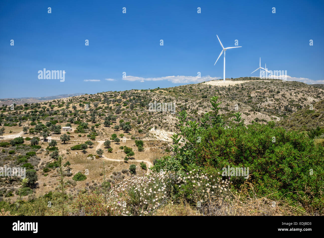 Impianto di generazione eolica sulle colline di Cipro Foto Stock
