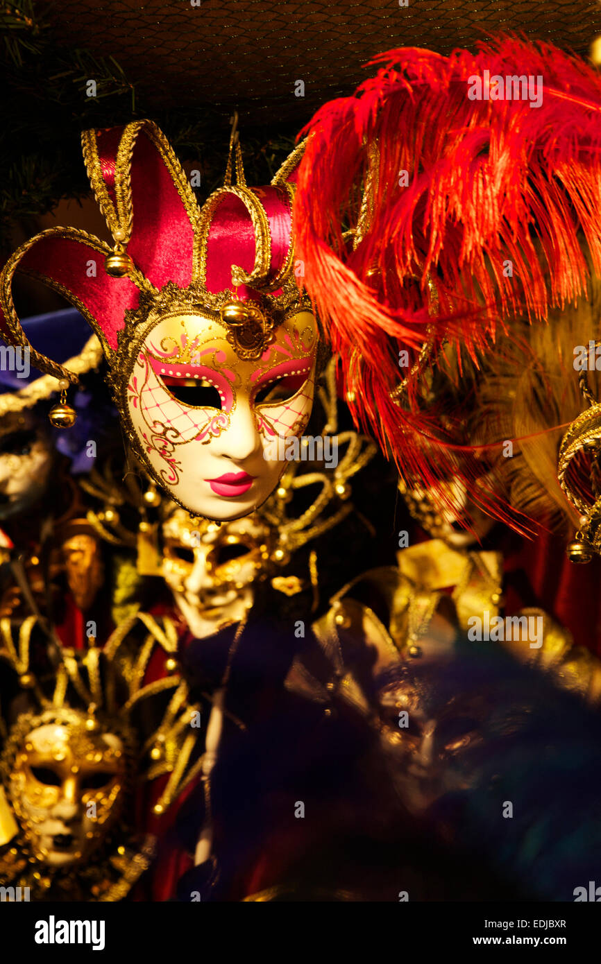 Maschere veneziane: colorato colorato shallow DOF messa a fuoco poco profonda profondità di campo Foto Stock