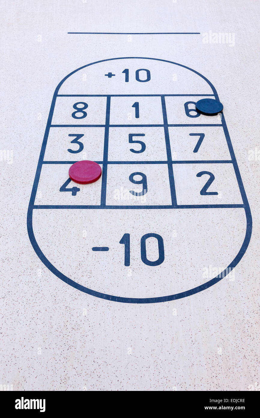 Shuffleboard, gioco giocato sul ponte di navi da crociera. P & O Oriana. Foto Stock