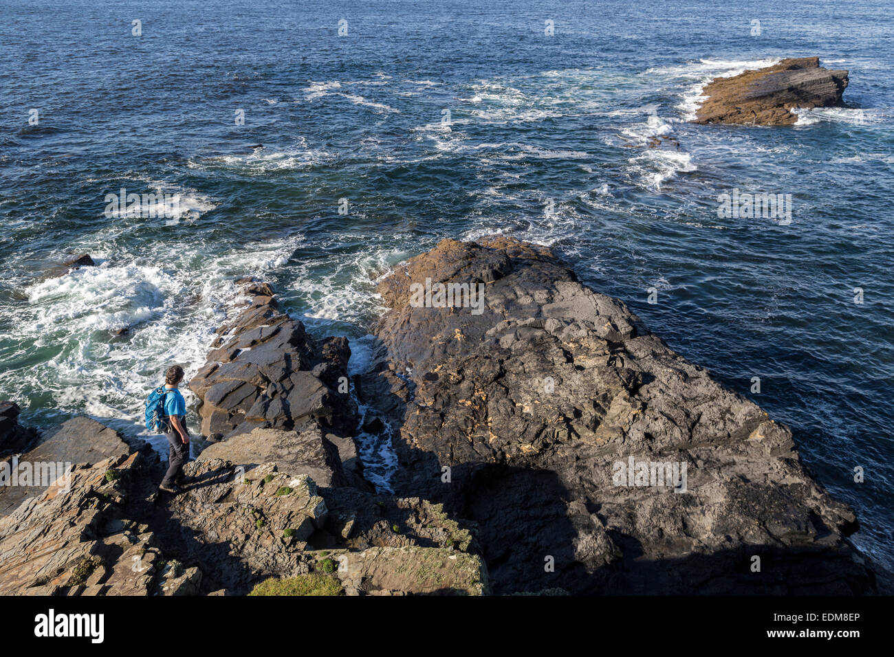 Fine campo in corrispondenza Mal Bay, Co. Chiara sulla costa occidentale dell' Irlanda Foto Stock