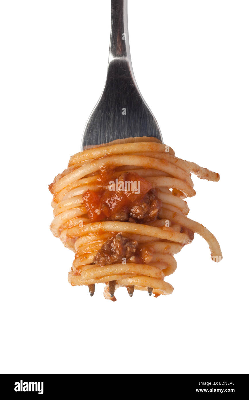 Spaghetti alla bolognese su una forcella isolati su sfondo bianco Foto Stock