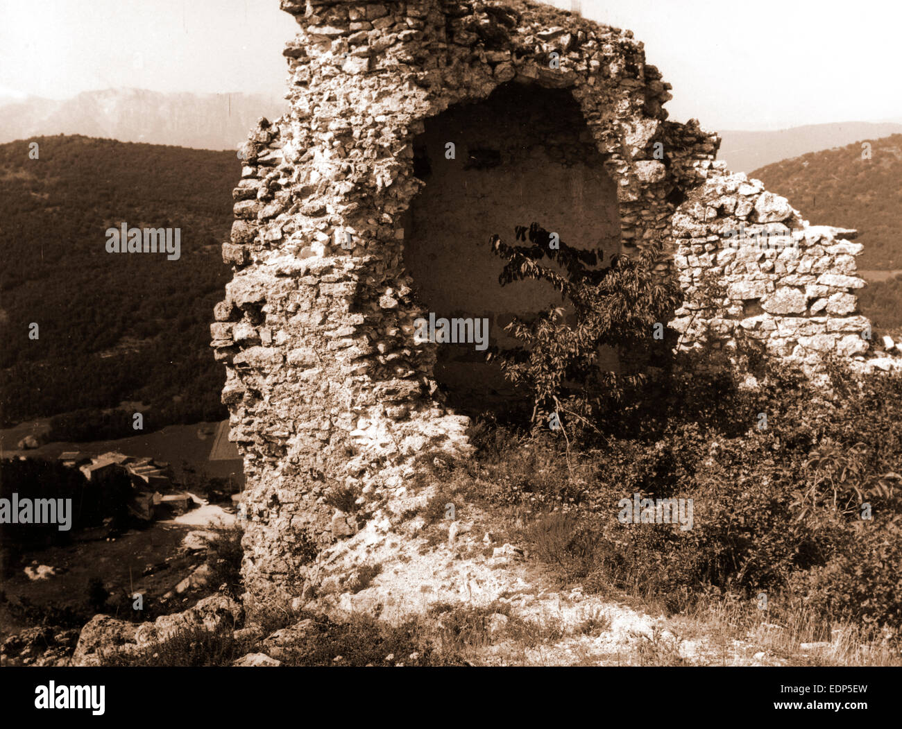 Abruzzo, L'Aquila, Bominaco, Castello, Italia, xx secolo, foto, fotografia, Europa Foto Stock