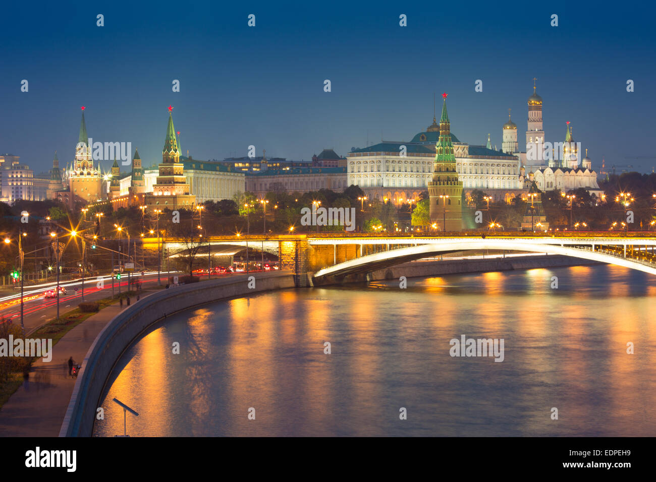 Vista del Cremlino di notte Foto Stock