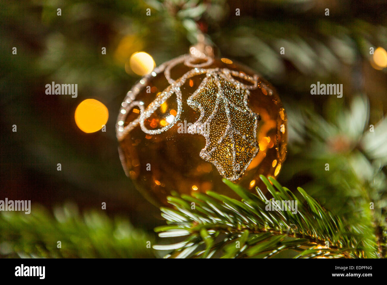 Albero natale oro immagini e fotografie stock ad alta risoluzione - Alamy