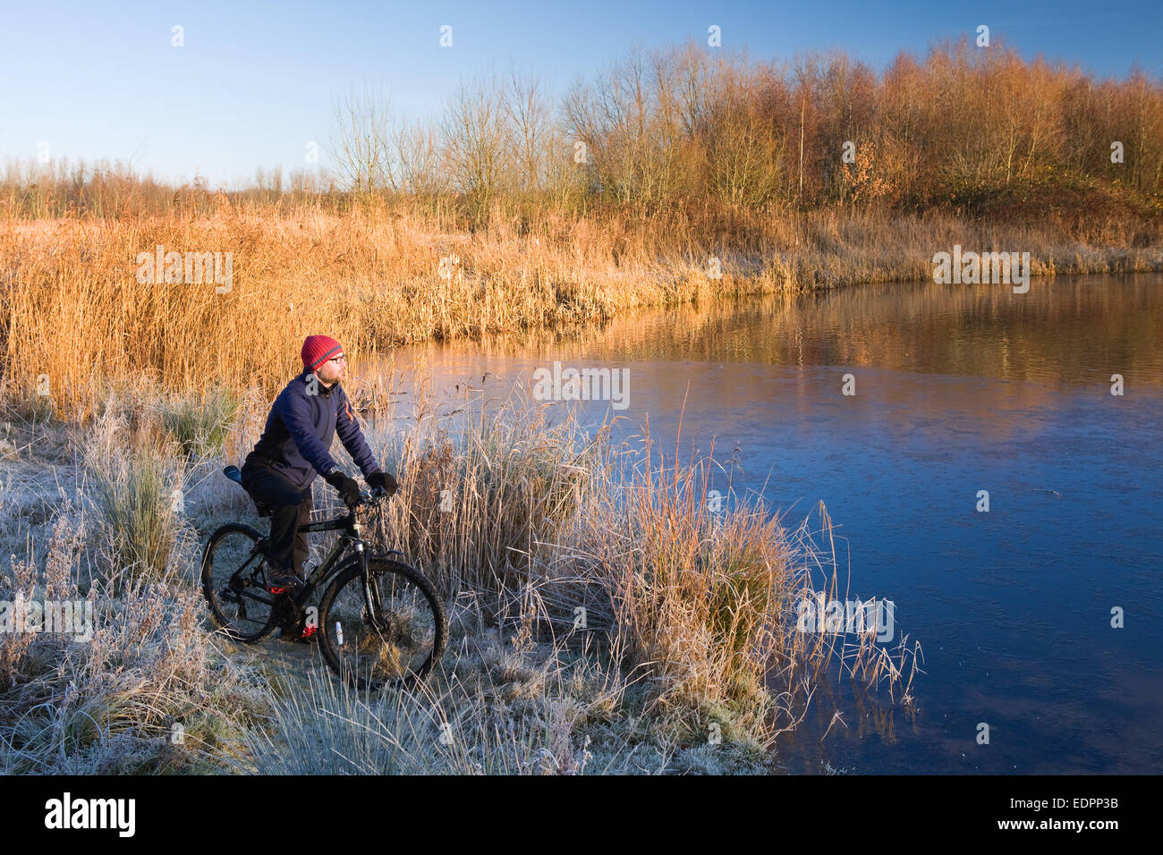 Waters Edge Country Park, Barton-su-Humber, North Lincolnshire, Regno Unito. Il 30 dicembre, 2014. Regno Unito meteo. Foto Stock