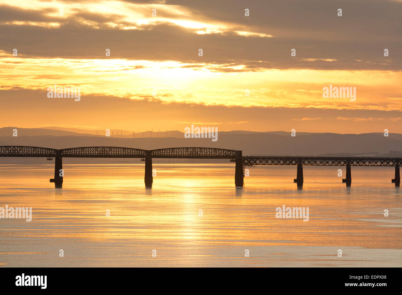 Tay rail bridge estuario del fiume incrocio ferroviario tramonto Foto Stock