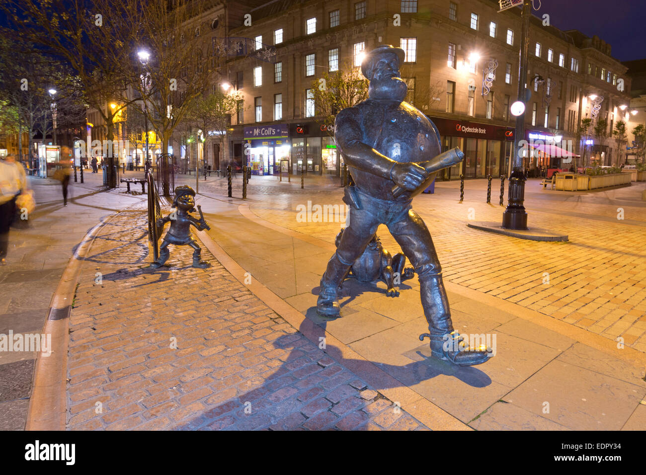 Desperate dan beano dc thomson city center statua in bronzo dundee Foto Stock