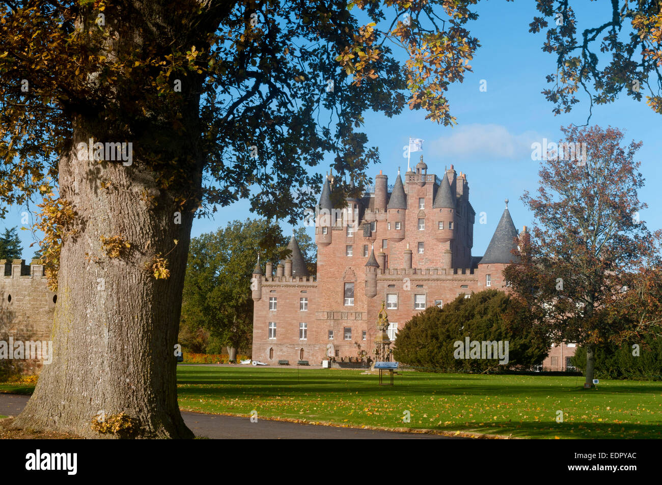 Glamis Castle in autunno angus tayside dundee Foto Stock