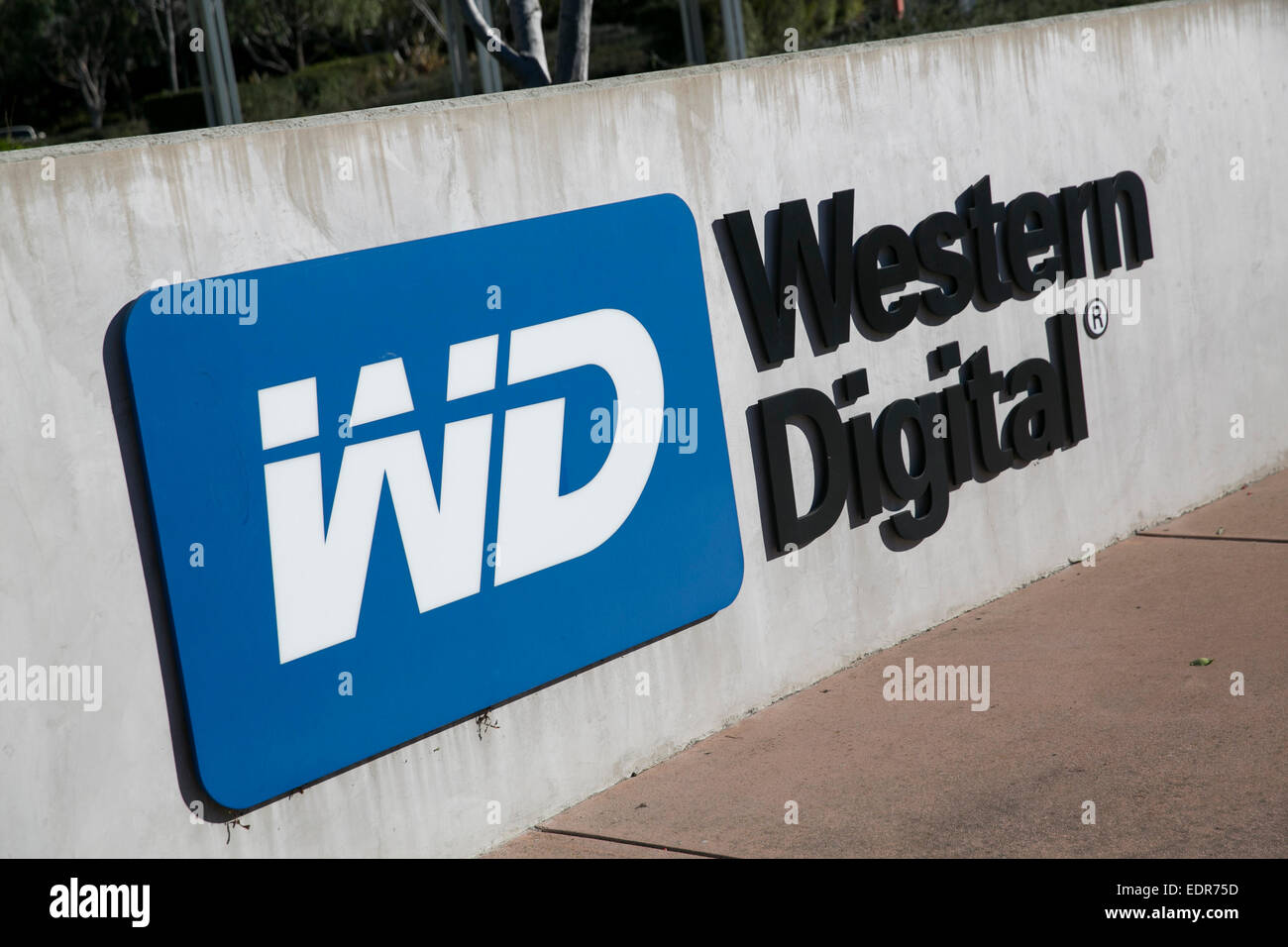 Un edificio di uffici occupati da Western Digital Corporation a San Jose, California. Foto Stock