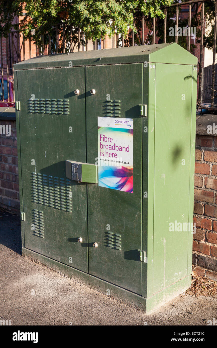 BT Openreach strada a banda larga FTTC armadio (in fibra per il cabinet o fibra per il cordolo di marciapiede), Nottinghamshire, England, Regno Unito Foto Stock
