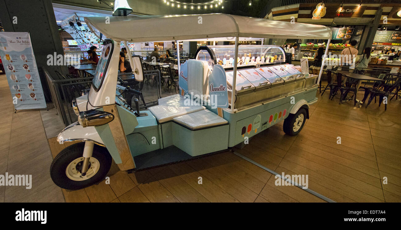 Classic convertito gelato tuk tuk, Bangkok, Thailandia Foto Stock