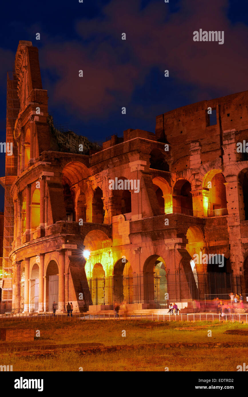 Colosseo Colosseo di Roma al tramonto, Roma, lazio, Italy Foto Stock