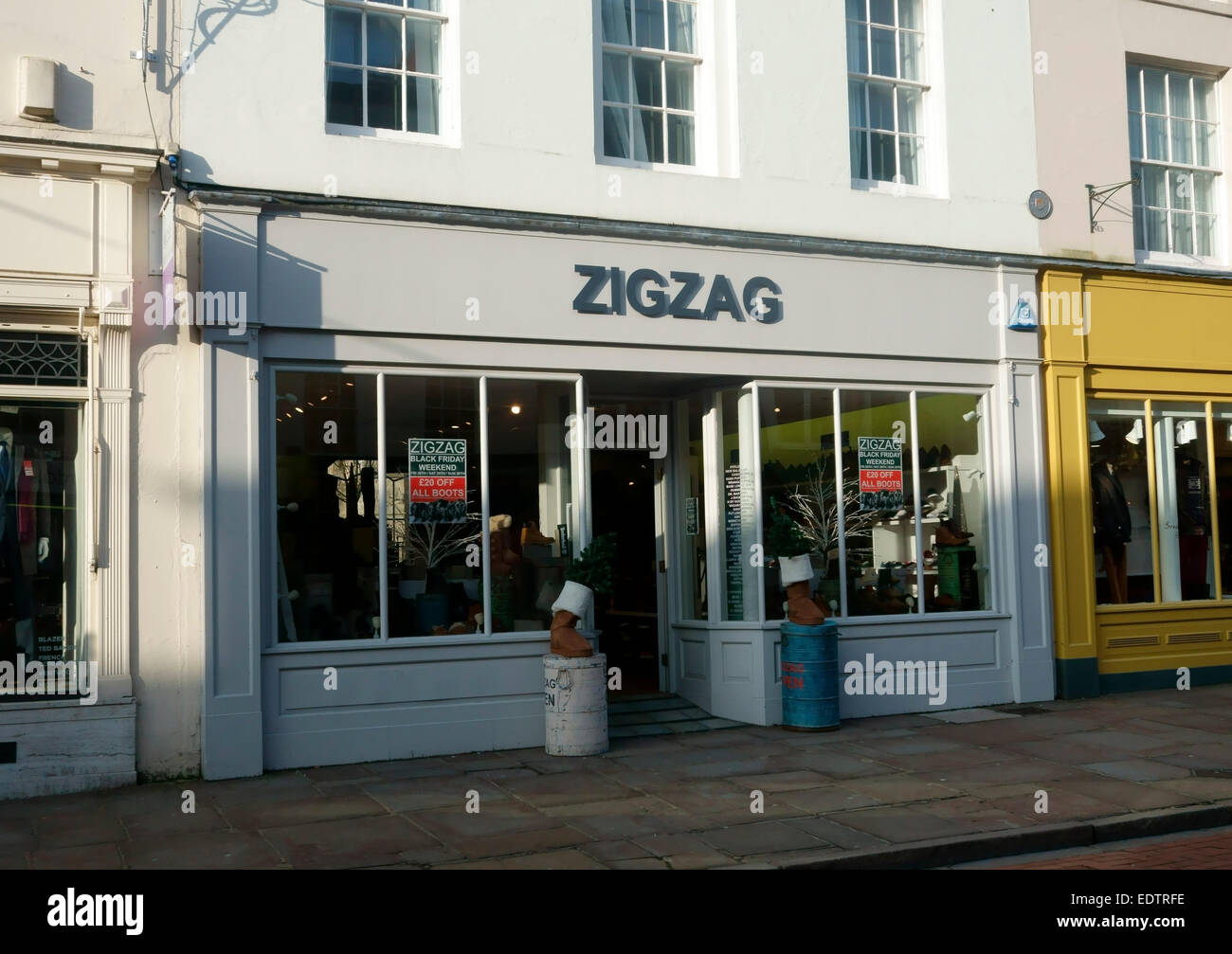 Zig-zag shop store Chichester, West Sussex, Regno Unito Foto Stock