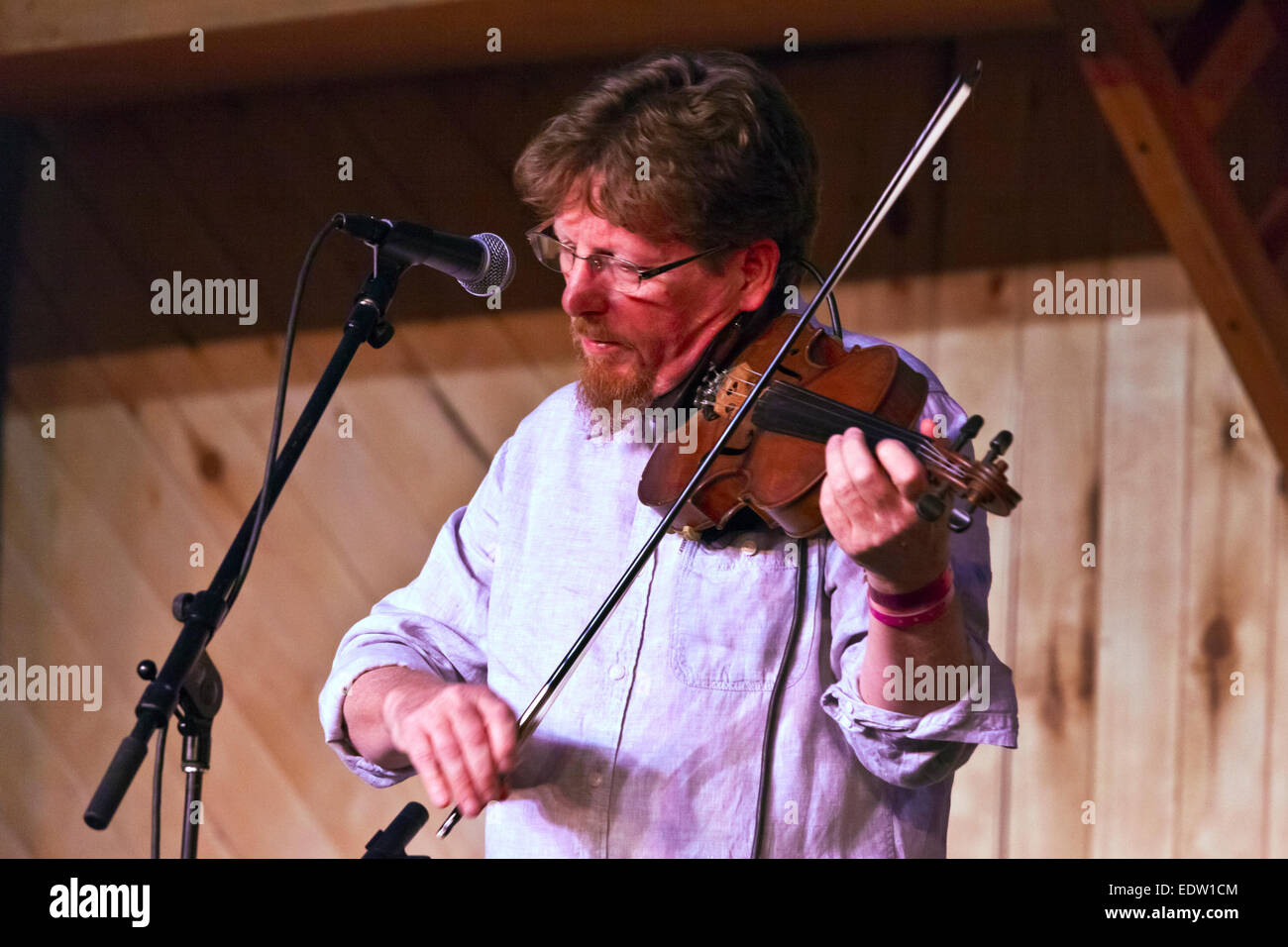 TIM OBRIEN esegue con DARRELL SCOTT al 2014 Quattro Angoli Folk Festival - Colorado Foto Stock