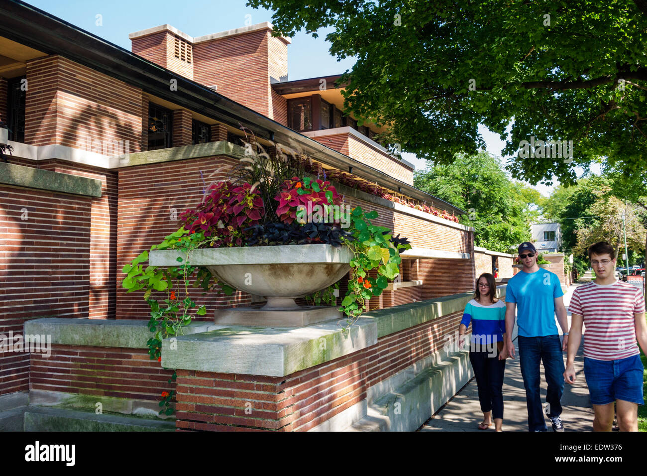 Chicago, Illinois, Hyde Park, Frederick C. Robie House, campus, Università di Chicago, architetto Frank Lloyd Wright progettato, studenti uomo uomini maschi, w Foto Stock