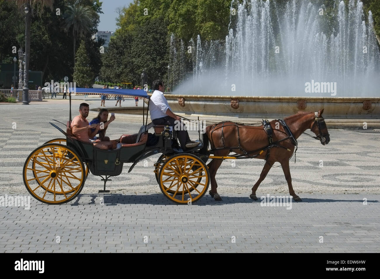 Siviglia Spagna: Cavallo e Carrozza è un popolare gita scelta per turisti in Siviglia Foto Stock