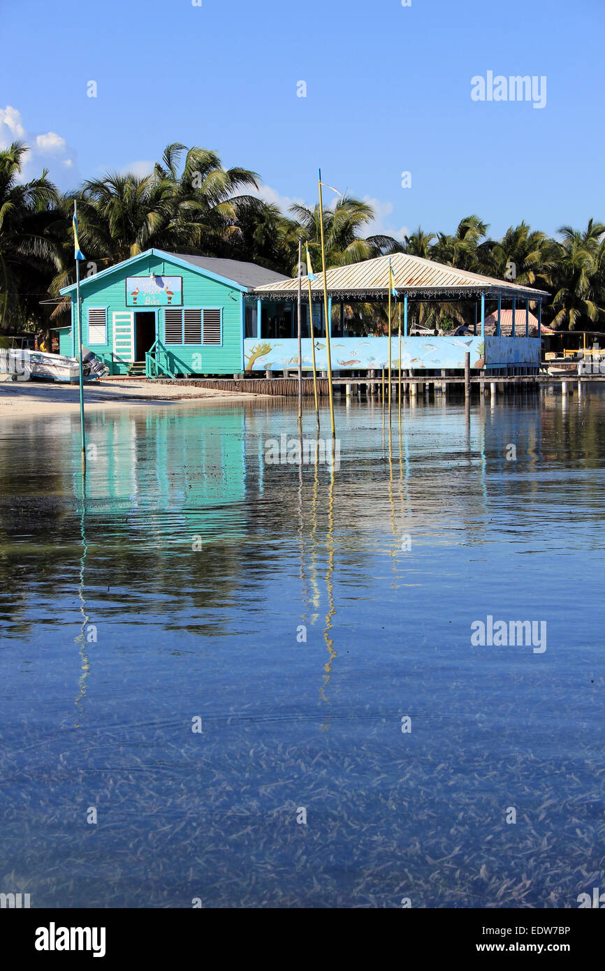 Rainbow Bar e Grill sul Caye Caulker, Belize Foto Stock