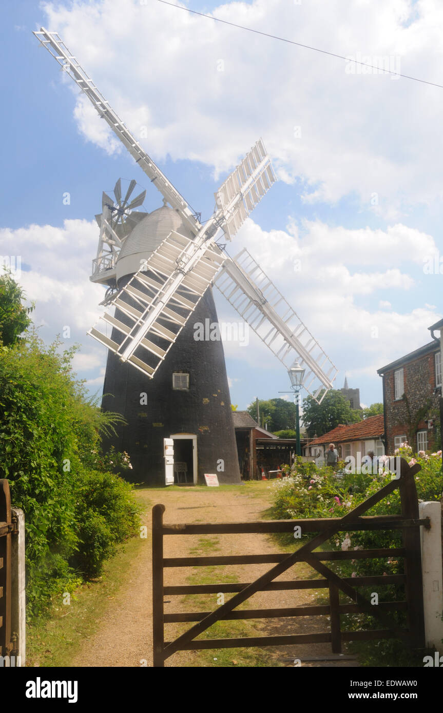Bardwell Mill, nel villaggio di Bardwell, Suffolk, Inghilterra Foto Stock
